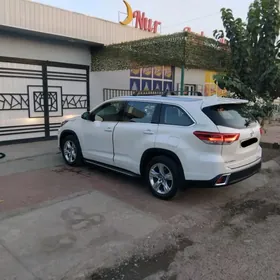 Toyota Highlander 2019