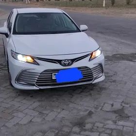 Toyota Camry 2021