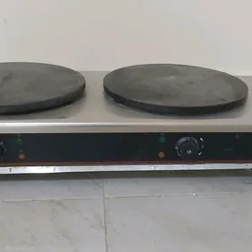 Блинница. Blinçik bişirilyan.