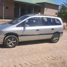 Opel Zafira 2004