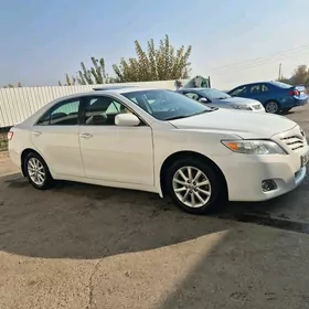 Toyota Camry 2011