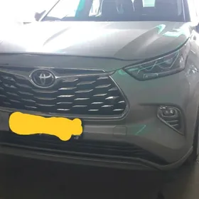 Toyota Highlander 2021