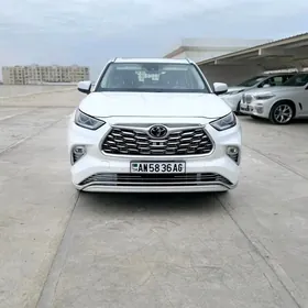 Toyota Highlander 2021