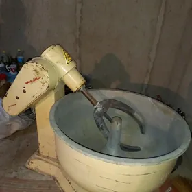 Hamyr yogrulyan mikser