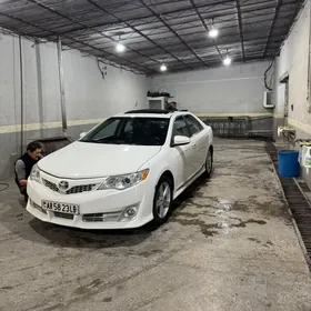 Toyota Camry 2014