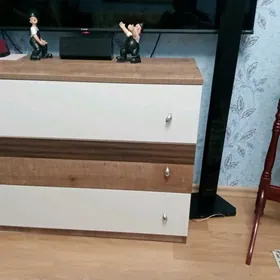 Камод и две тумбы