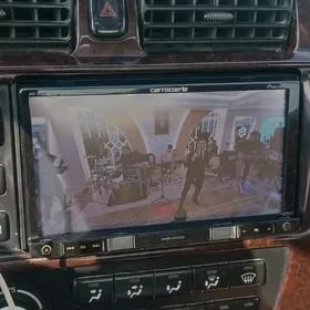 Corrozzeria pioneer telewizor