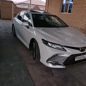 Toyota Camry 2020