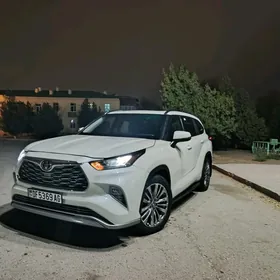 Toyota Highlander 2020