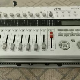 ZOOM R16 pult