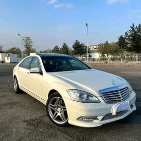 Mercedes-Benz S-Class 2008