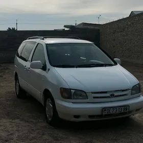 Toyota Sienna 2000