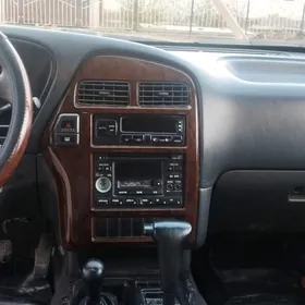 Nissan Pathfinder 2000