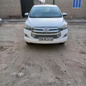 Toyota Innova 2020