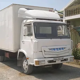 Mitsubishi Canter 2000
