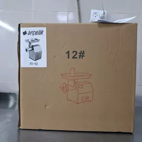 Мясорубку и Тесто каталку