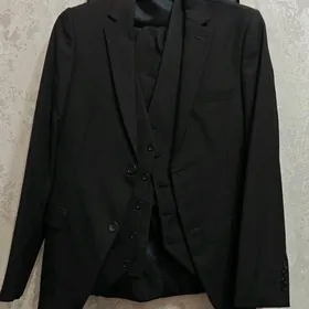 Мужской костюм (тройка)