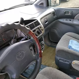 Toyota Sienna 1999