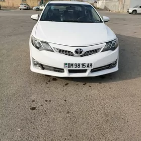 Toyota Camry 2013