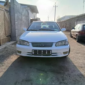Toyota Camry 2000