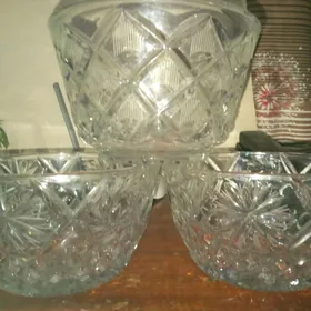 салатницы из хрусталя.