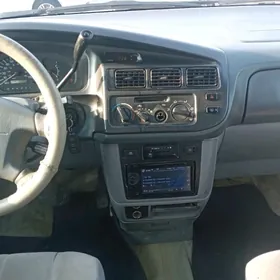 Toyota Sienna 2000