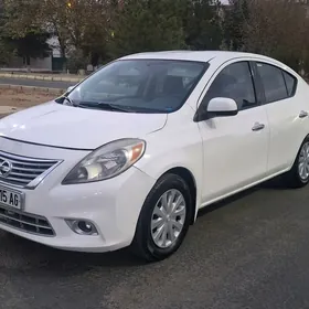 Nissan Versa 2012