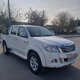 Toyota Hilux 2013
