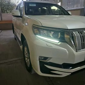 Toyota Land Cruiser Prado 2023