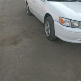 Toyota Camry 2001