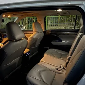 Toyota Highlander 2022