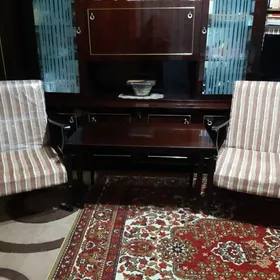 2 КРЕСЛА И СТОЛИК/ РУМЫНСКИЙ