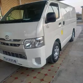 Toyota Hiace 2017