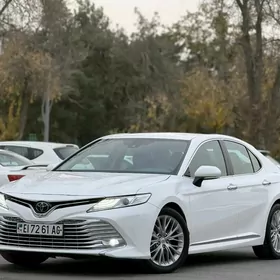 Toyota Camry 2020