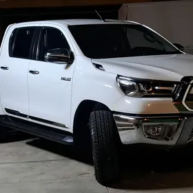 Toyota Hilux 2021