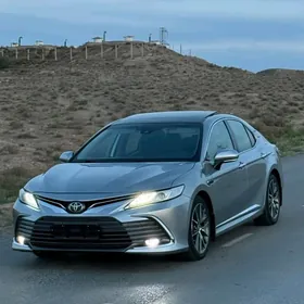 Toyota Camry 2020