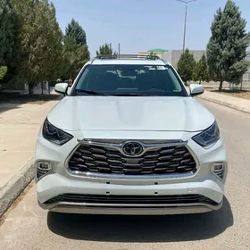 Toyota Highlander 2021