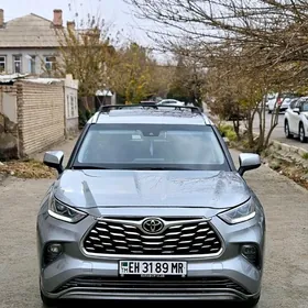 Toyota Highlander 2020