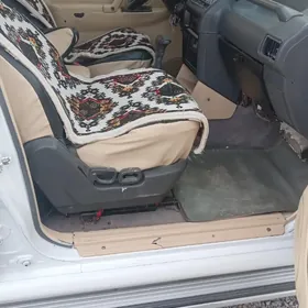 Mitsubishi Pajero 1992