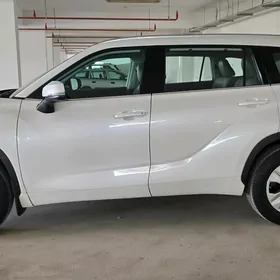 Toyota Highlander 2021