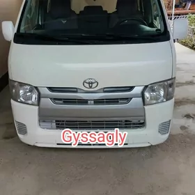 Toyota Hiace 2015