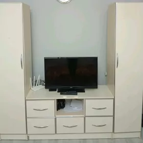 Шкаф и подставка для телевизор