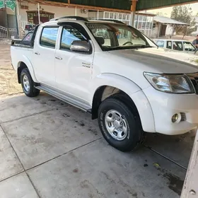 Toyota Hilux 2013