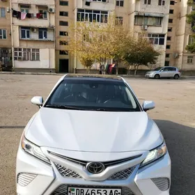 Toyota Camry 2020