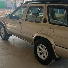 Nissan Pathfinder 2003