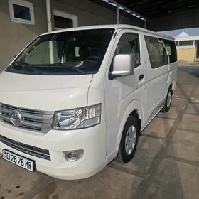 Toyota Hiace 2018