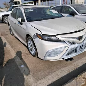 Toyota Camry 2022