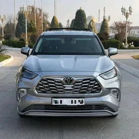 Toyota Highlander 2022