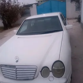 Mercedes-Benz E320 1996