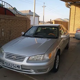 Toyota Camry 2001
